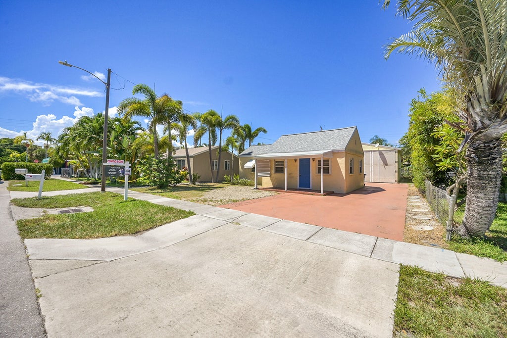 Photo of 117 Mayfield Road, Lantana, FL 33462 (MLS # R11118002)