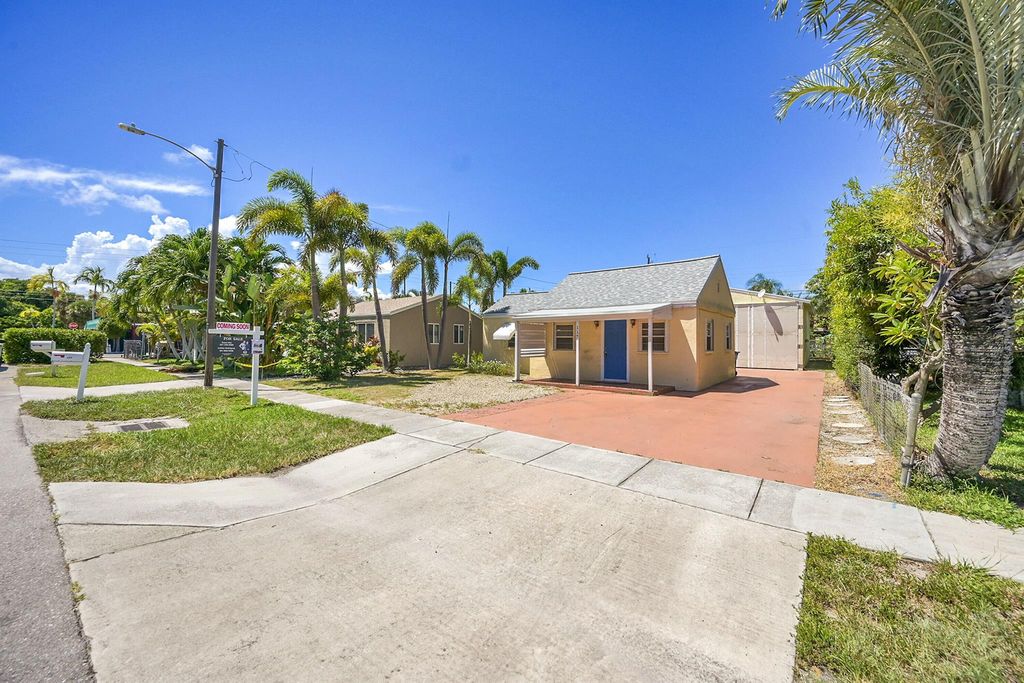 Photo of 117 Mayfield Road, Lantana, FL 33462 (MLS # R11118002)