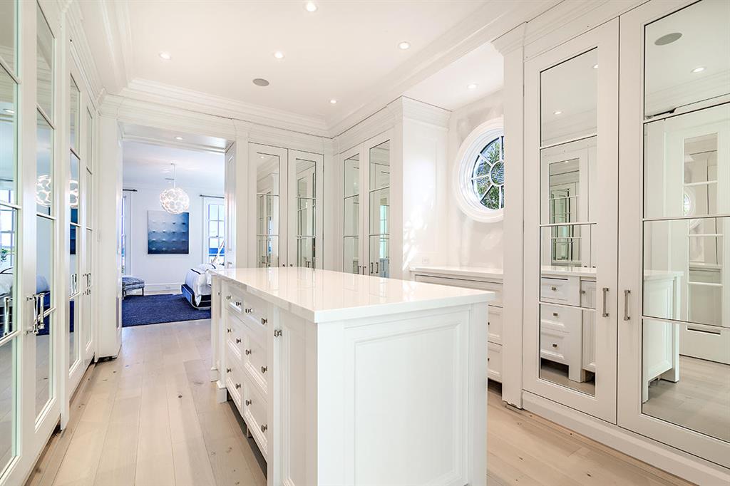 PALM BEACH ESTATES - Residential