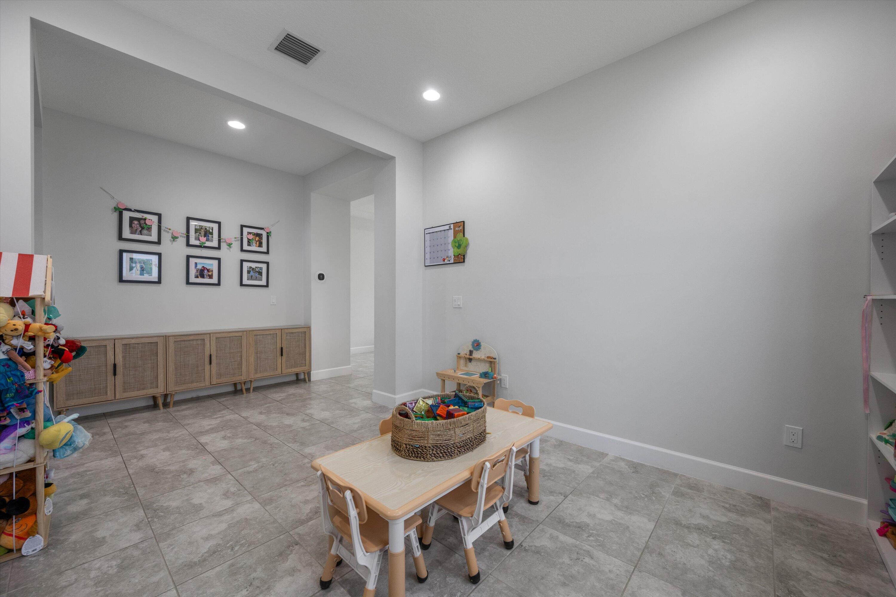 GROVES OF WESTLAKE - Residential