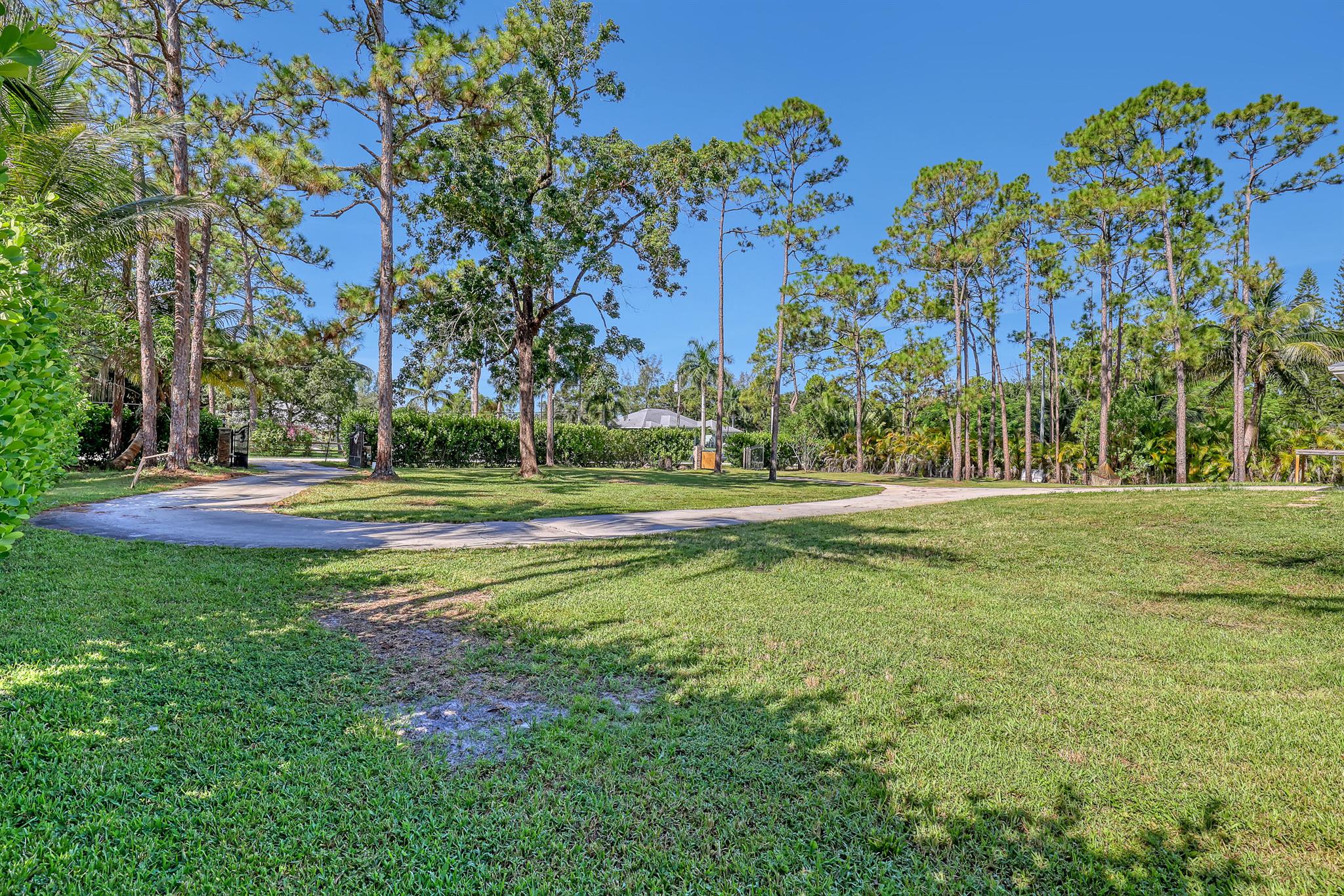 11885 52nd Road N