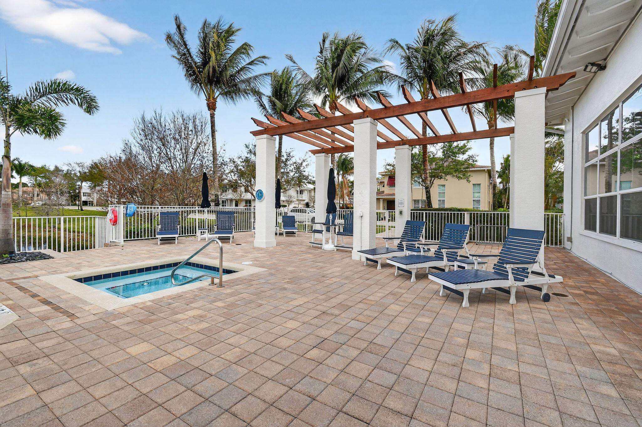 SOUTHAMPTON - Residential