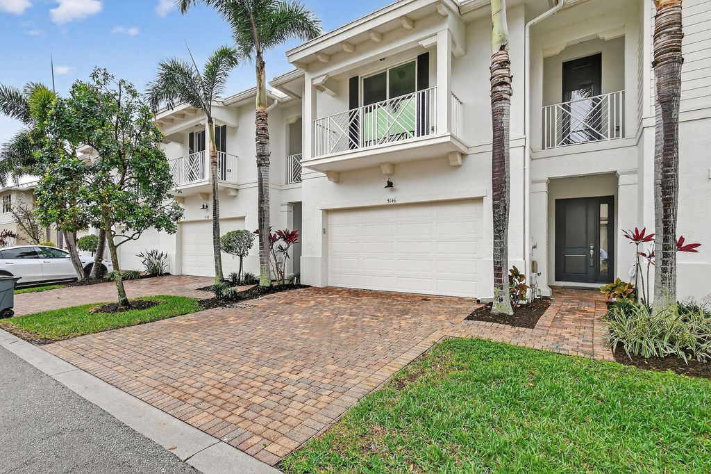 Photo of 5146 Hamilton Court, Palm Beach Gardens, FL 33418 (MLS # B26002041)