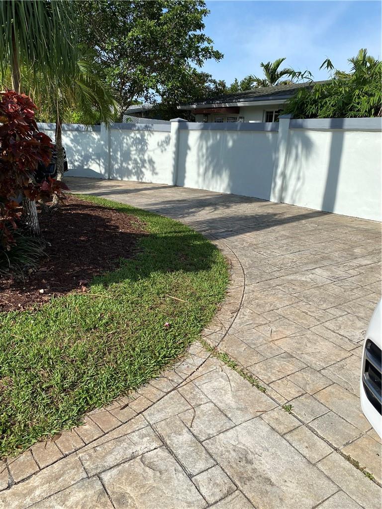 CORAL BROOK 37-18 B - Residential
