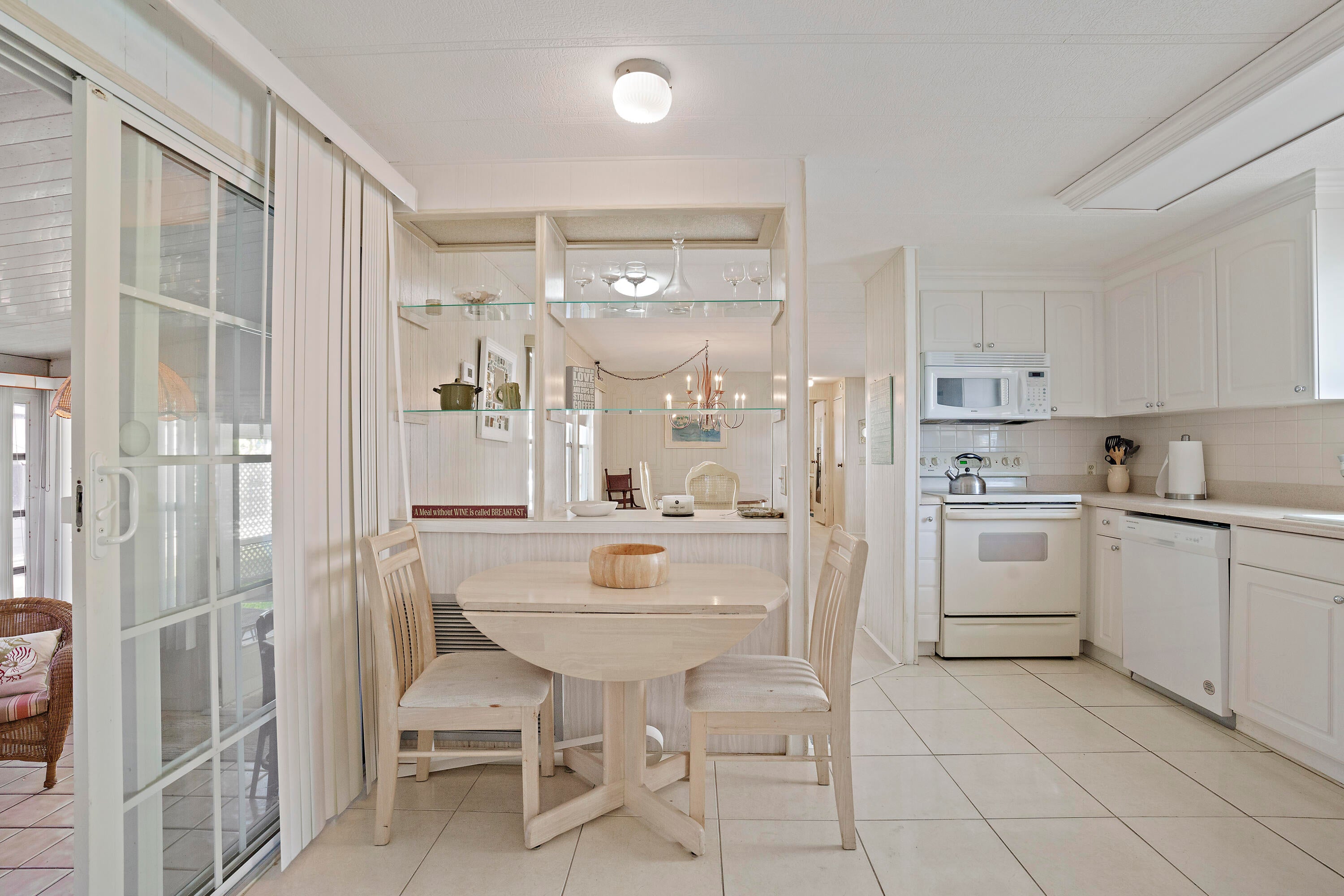 6948 SE DELEGATE Street, Hobe Sound, FL, 33455/$219,000 4 6948 SE DELEGATE Street