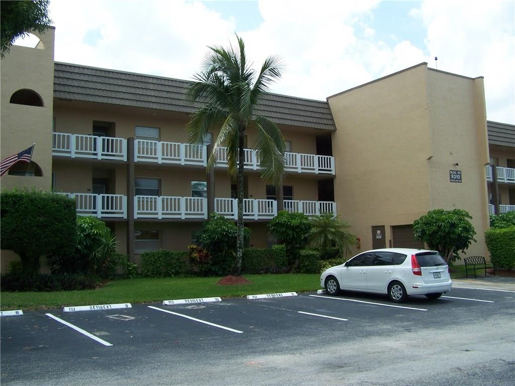 SUNRISE LAKES 3 - Residential