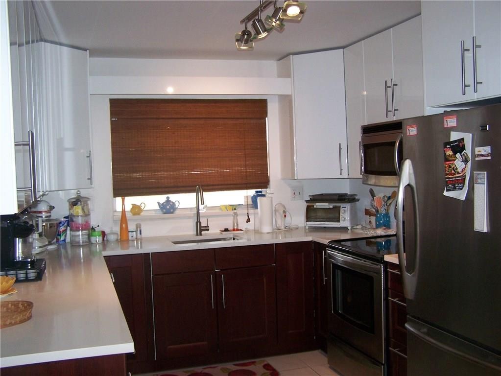 SUNRISE LAKES 3 - Residential