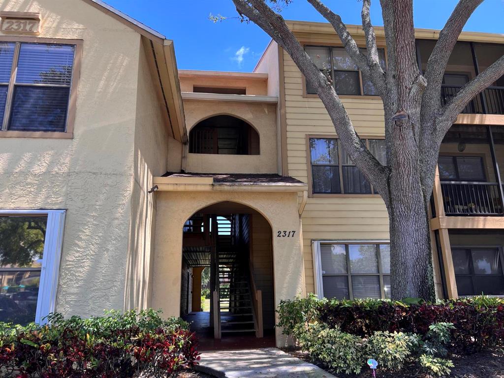 Photo of 2317 N Congress 11 Avenue Ave #11, Boynton Beach, FL 33426 (MLS # R10814094)