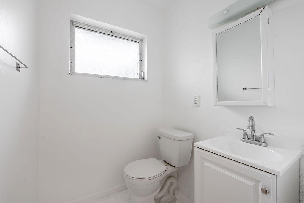 CRESTHAVEN VILLAS 28 CONDO - Residential