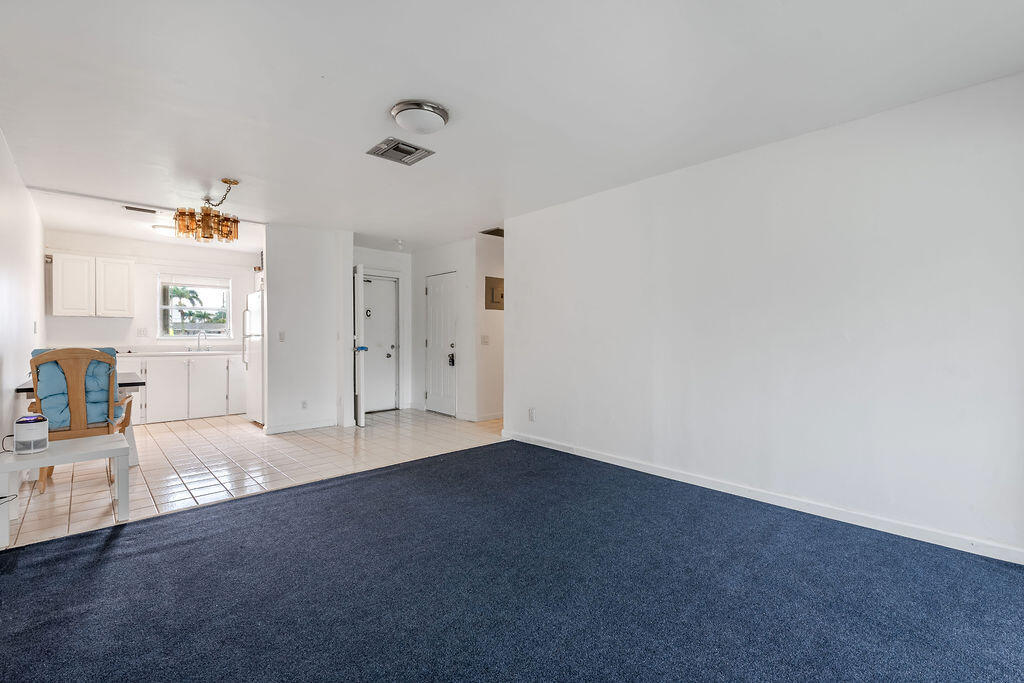 CRESTHAVEN VILLAS 28 CONDO - Residential