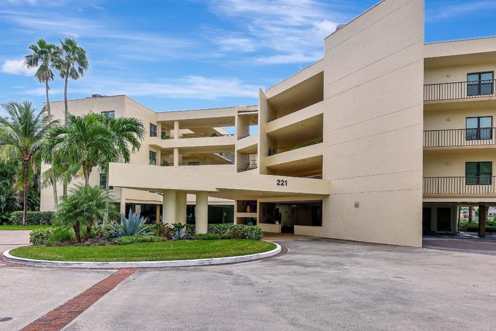 Photo of 221 NE Plantation Road #406, Stuart, FL 34996 (MLS # R11107157)