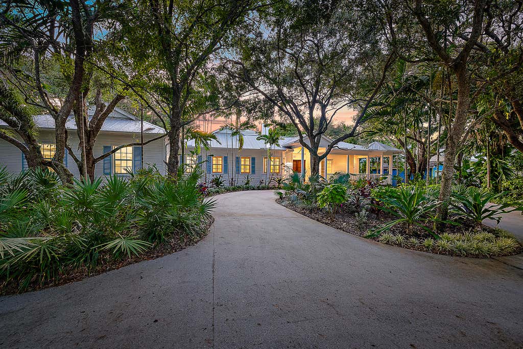 Photo of 11025 Monet Lane, Palm Beach Gardens, FL 33410 (MLS # R11026366)