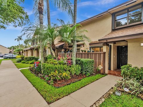3950 Cocoplum Cir D Coconut Creek FL 33063