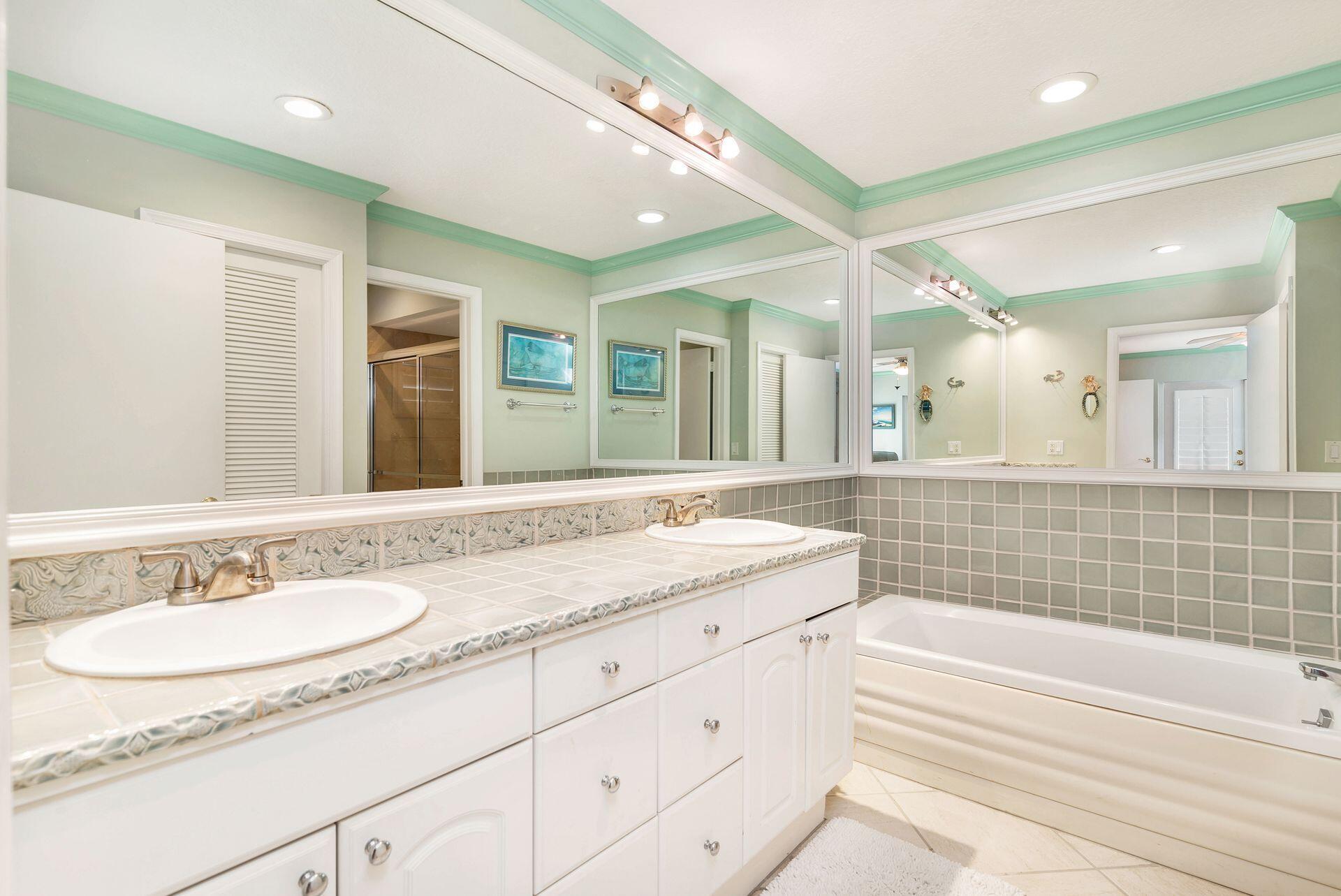 JUPITER INLET BEACH COLON - Residential