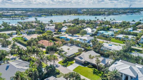 A home in Jupiter Inlet Colony