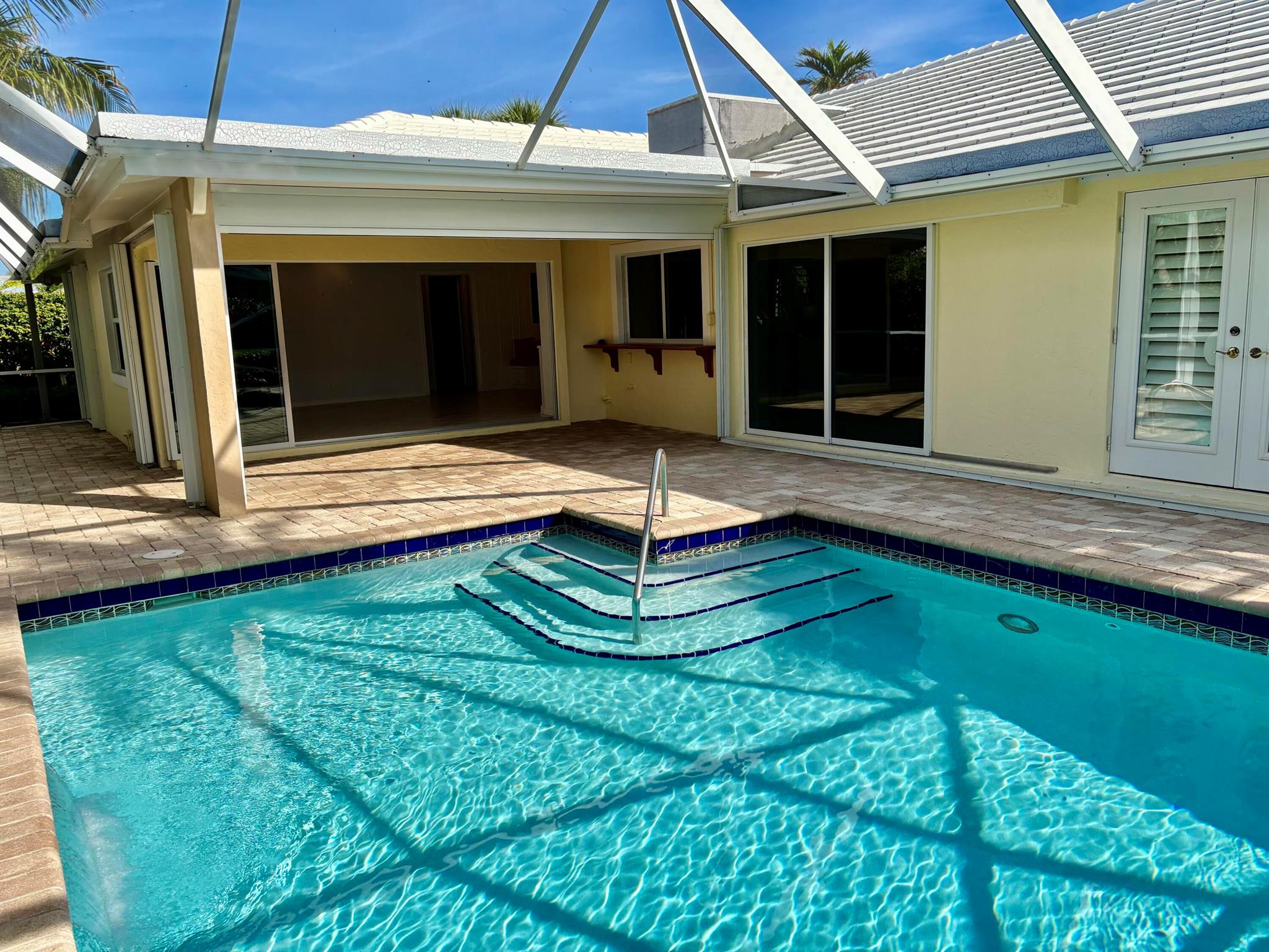 JUPITER INLET BEACH COLON - Residential