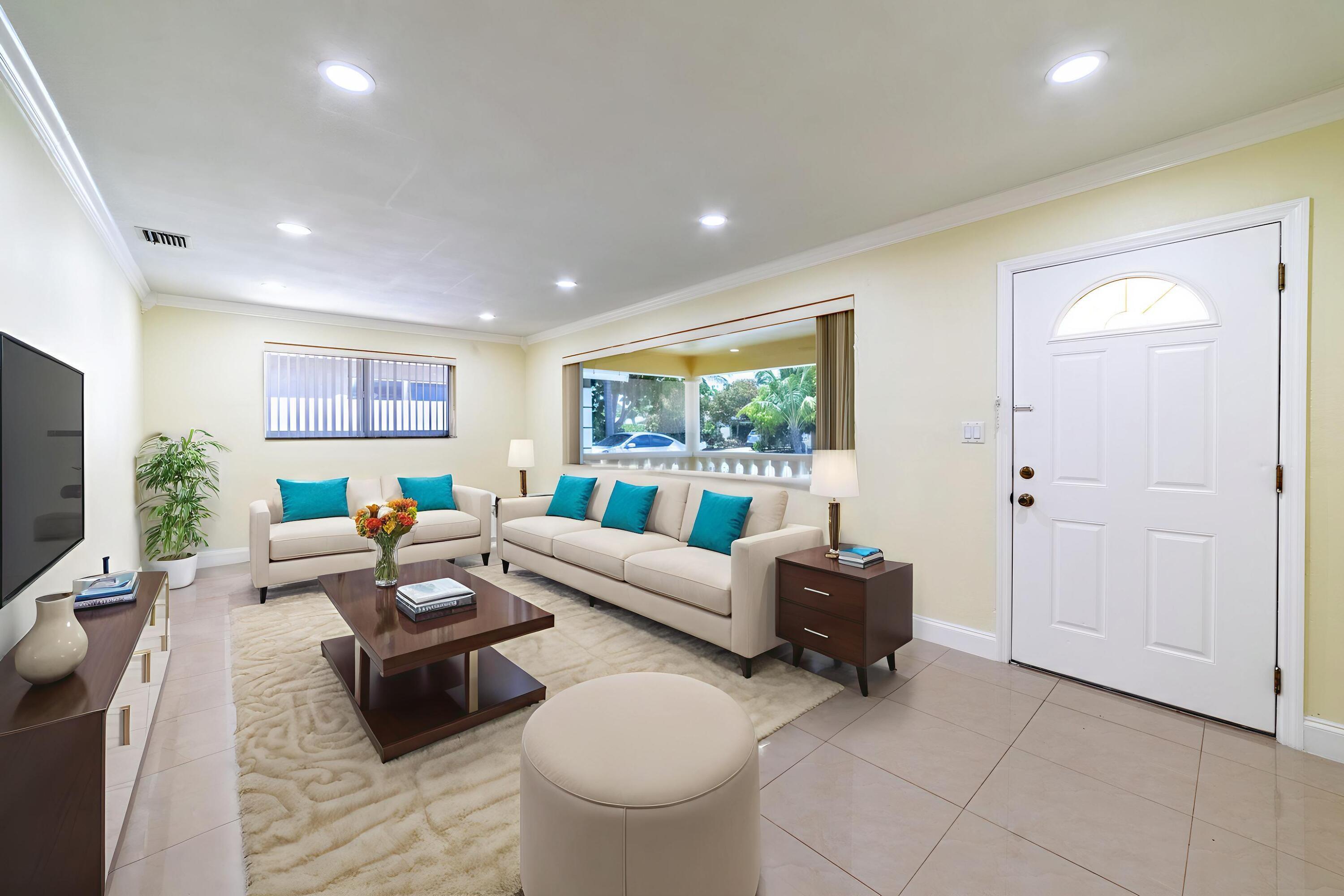 3730 NE 13th Terrace