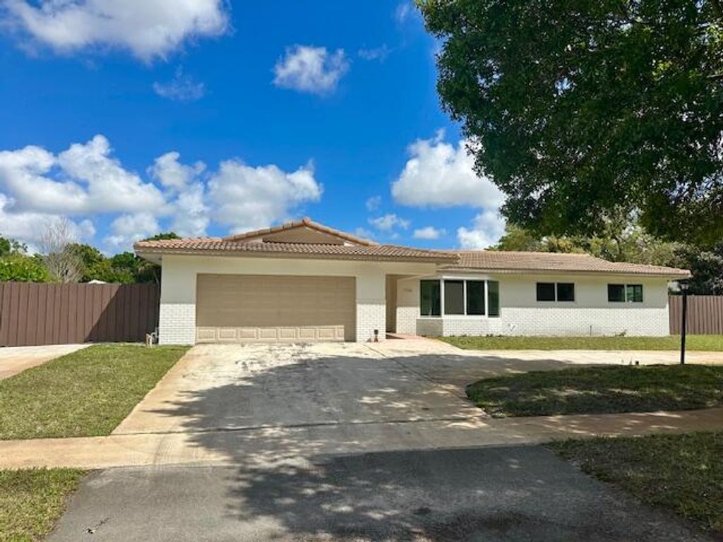 Photo of 720 NW 67th Avenue, Plantation, FL 33317 (MLS # B26004924)