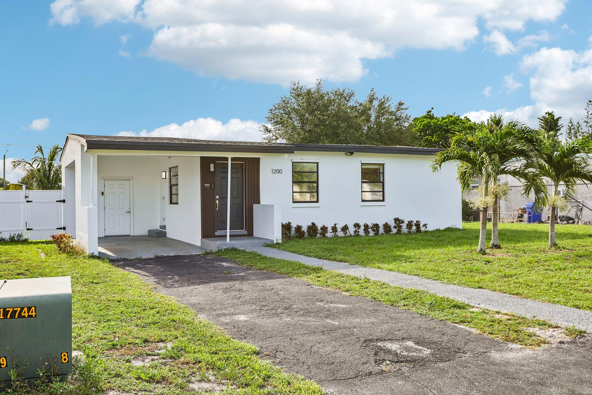 1200 NW 19TH Avenue, Fort Lauderdale FL 33311