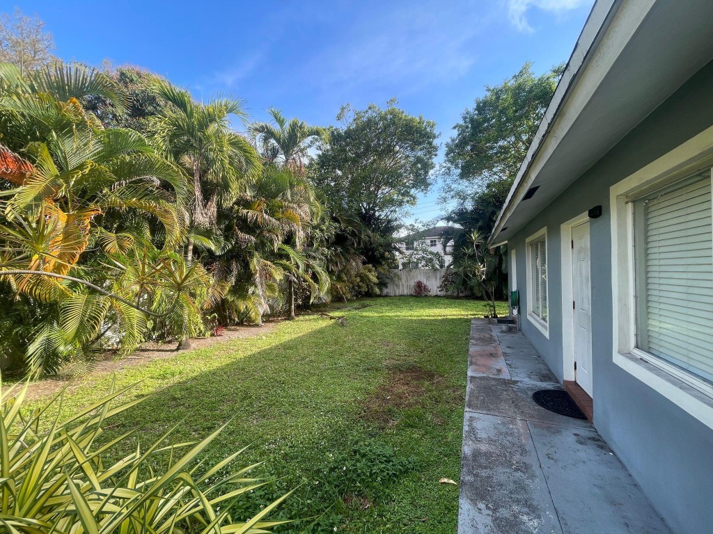 Poinciana Park 5-17 B - Residential Income