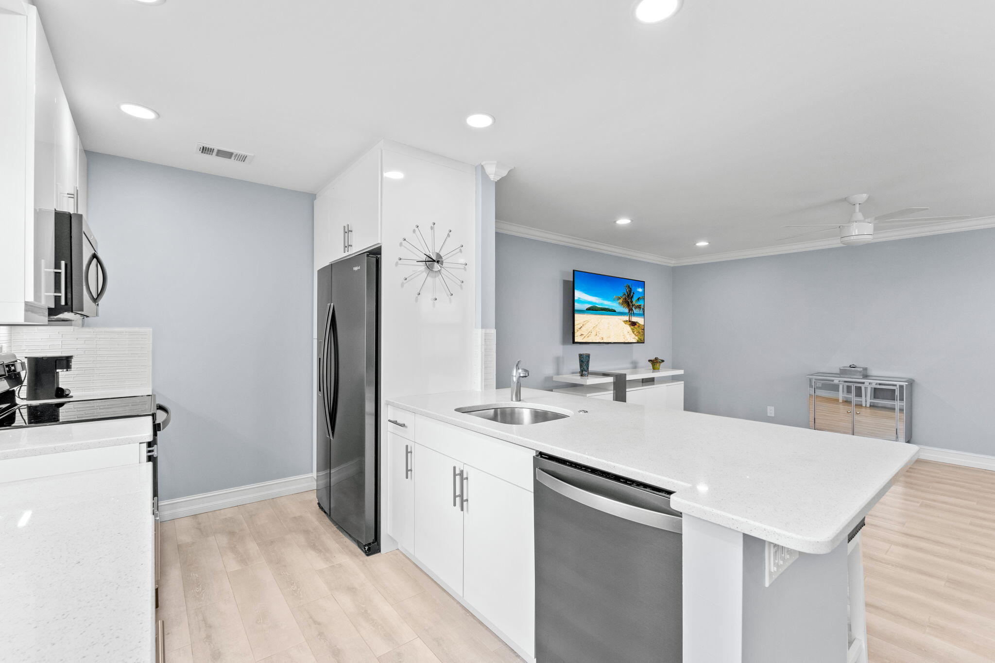 KINGS POINT CAPRI CONDOS - Residential