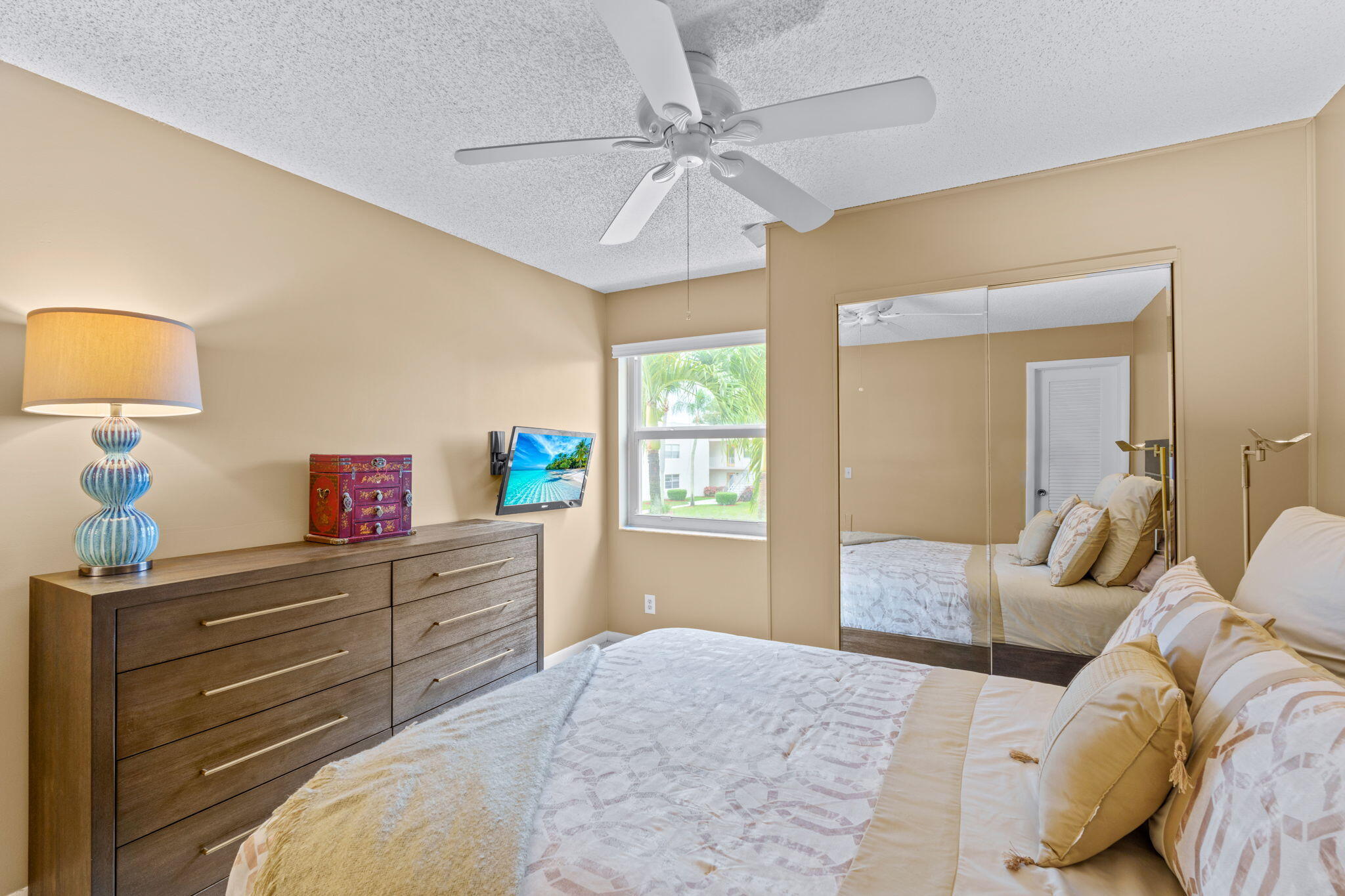 KINGS POINT CAPRI CONDOS - Residential