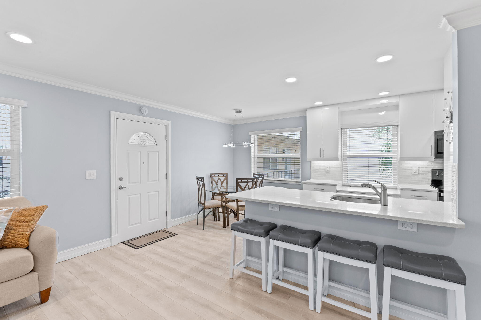 KINGS POINT CAPRI CONDOS - Residential