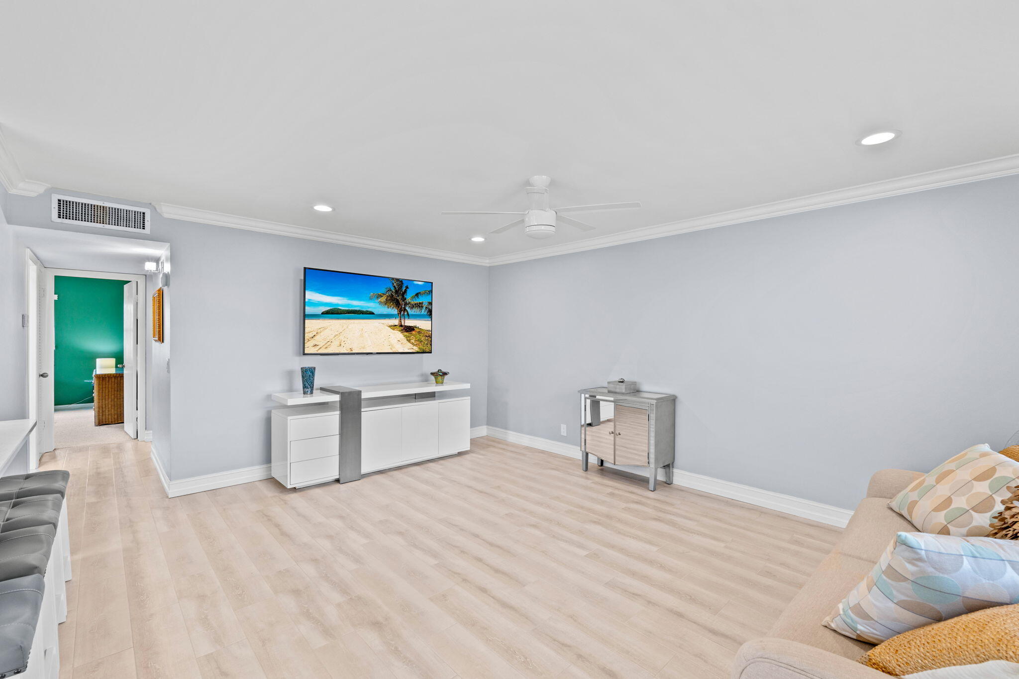 KINGS POINT CAPRI CONDOS - Residential