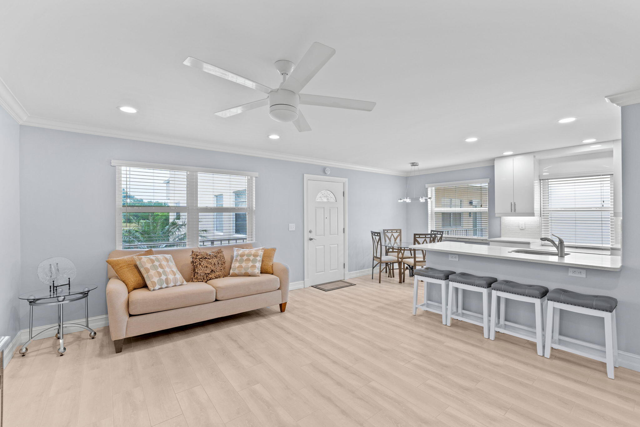 KINGS POINT CAPRI CONDOS - Residential