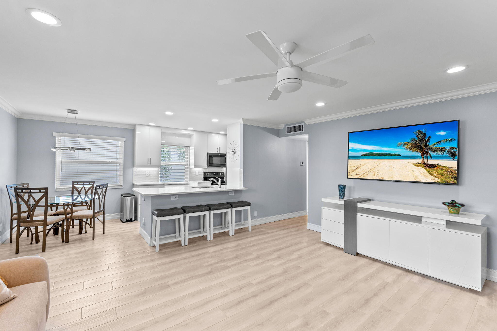 KINGS POINT CAPRI CONDOS - Residential