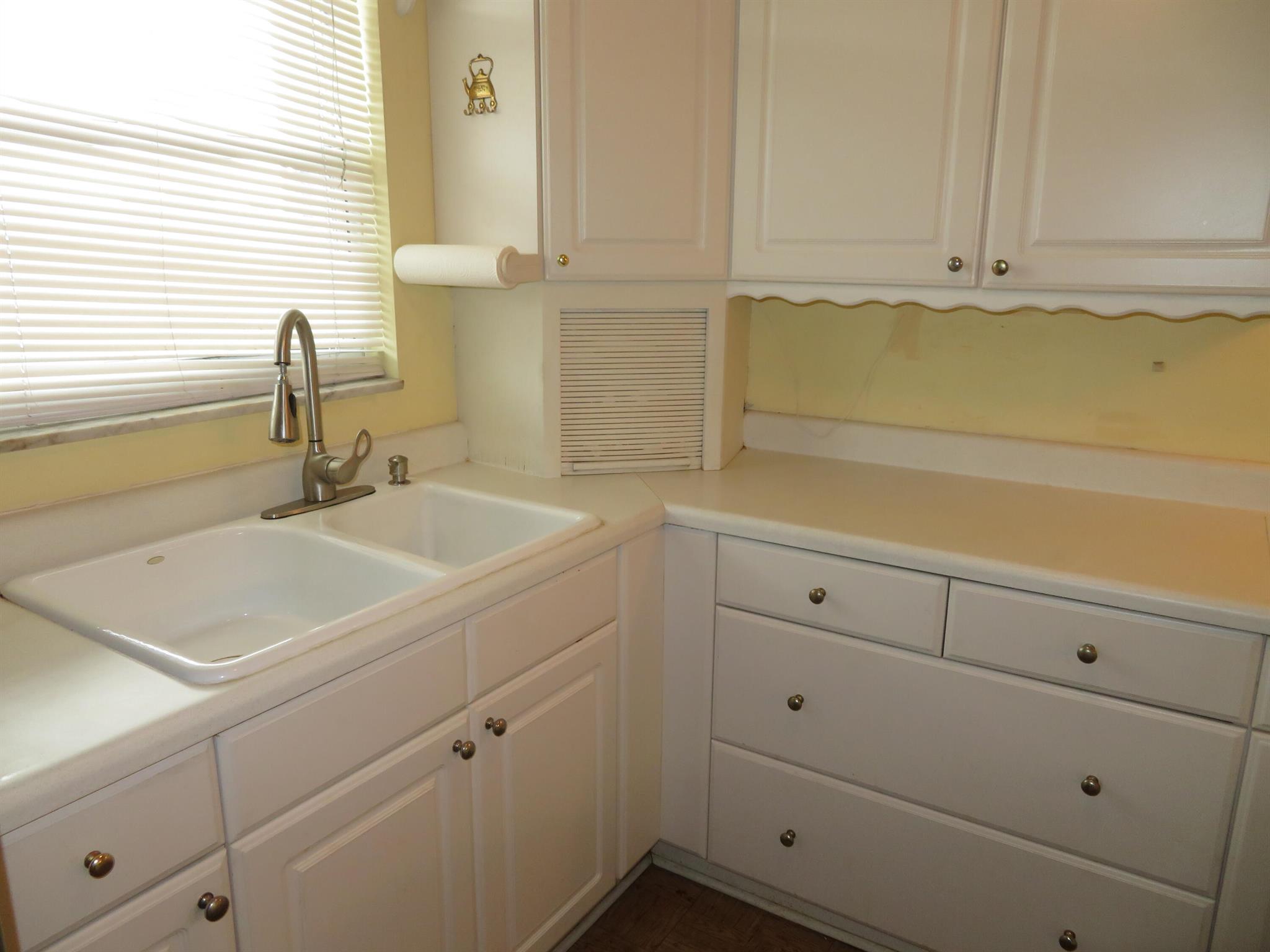 LAKESIDE VILLAGE CONDO 9 - Residential