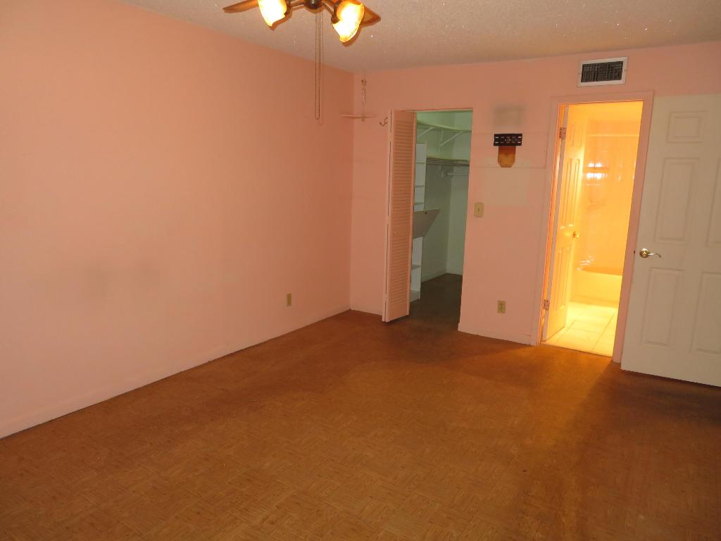 LAKESIDE VILLAGE CONDO 9 - Residential