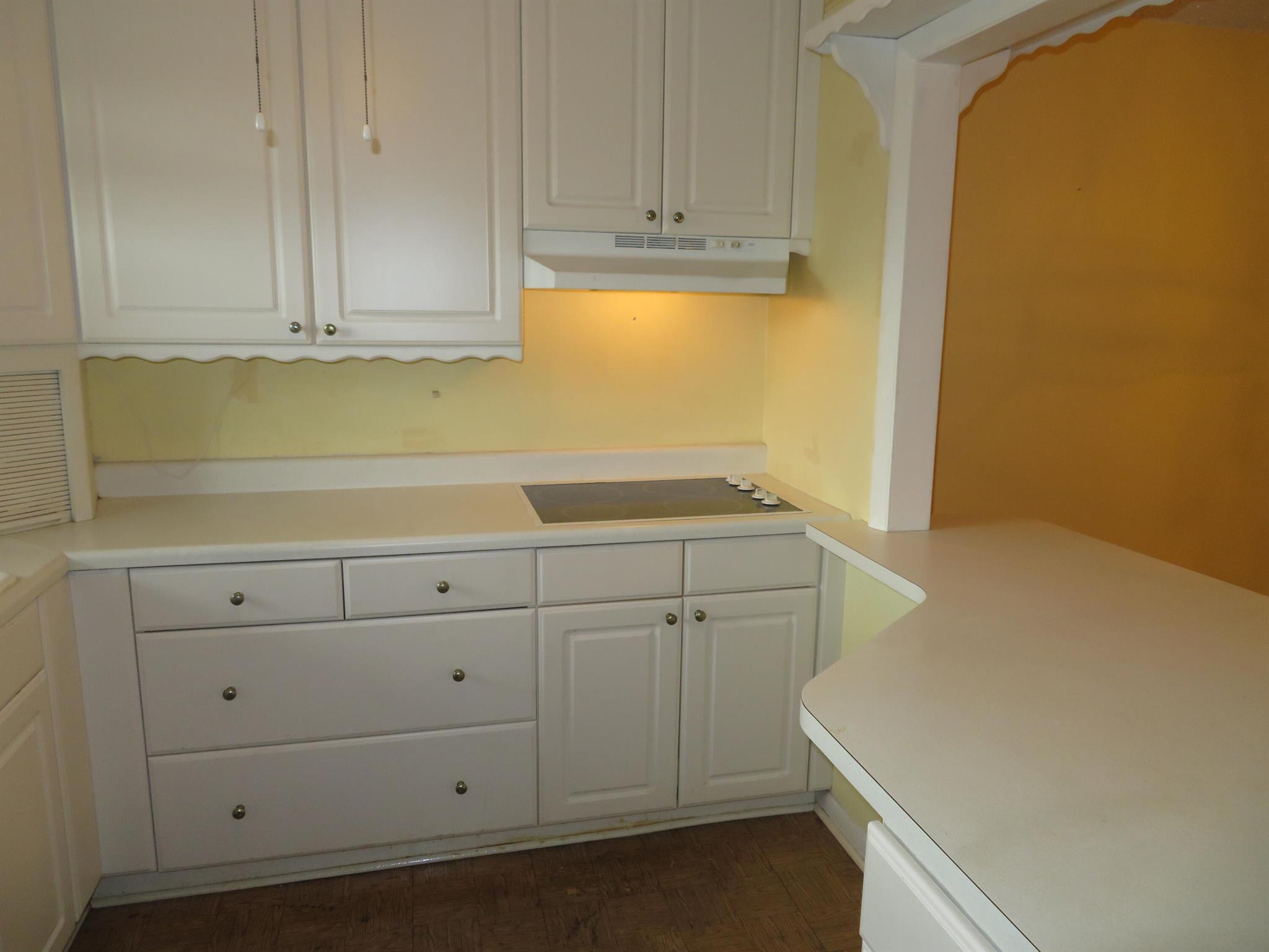 LAKESIDE VILLAGE CONDO 9 - Residential