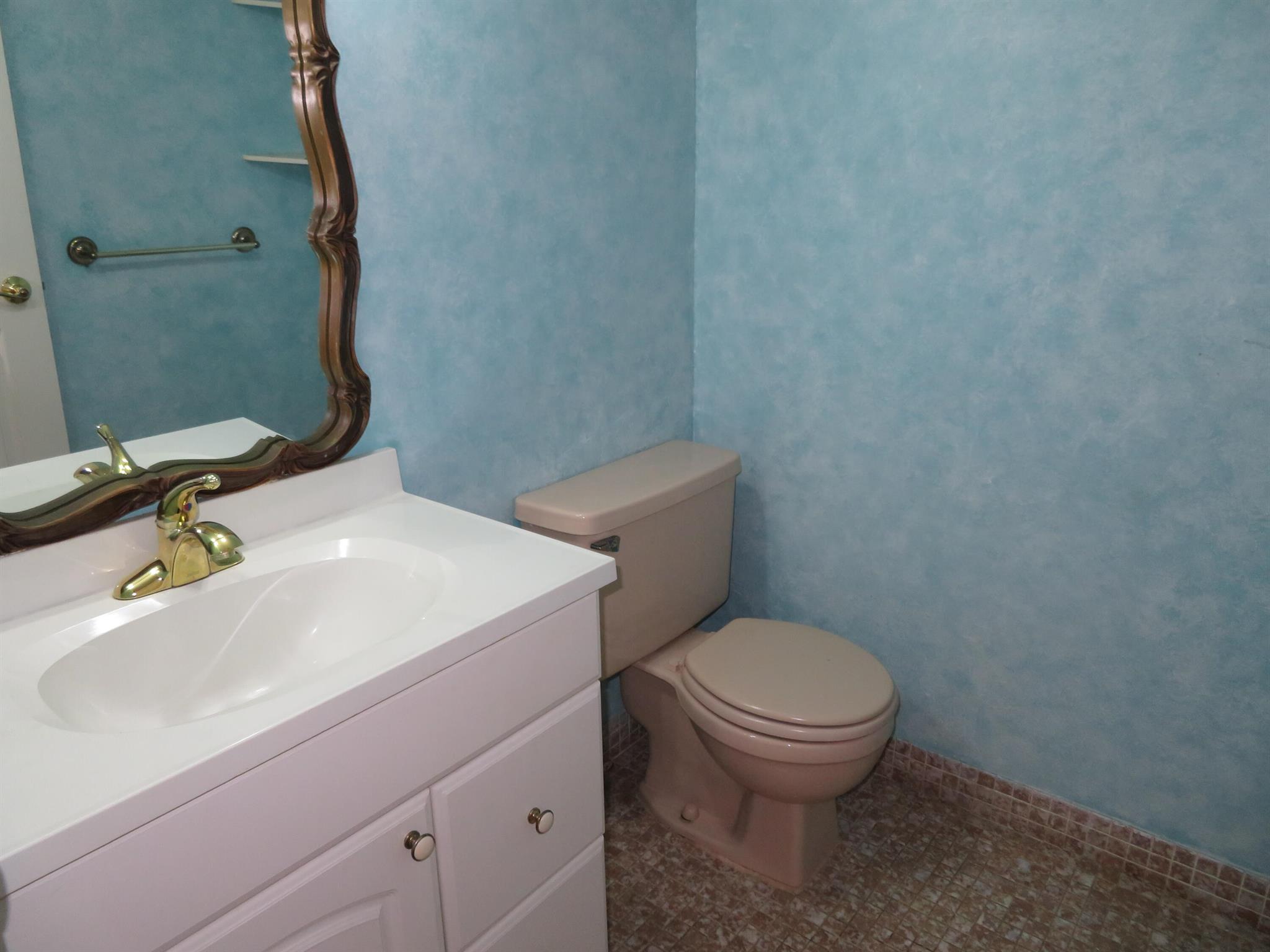 LAKESIDE VILLAGE CONDO 9 - Residential