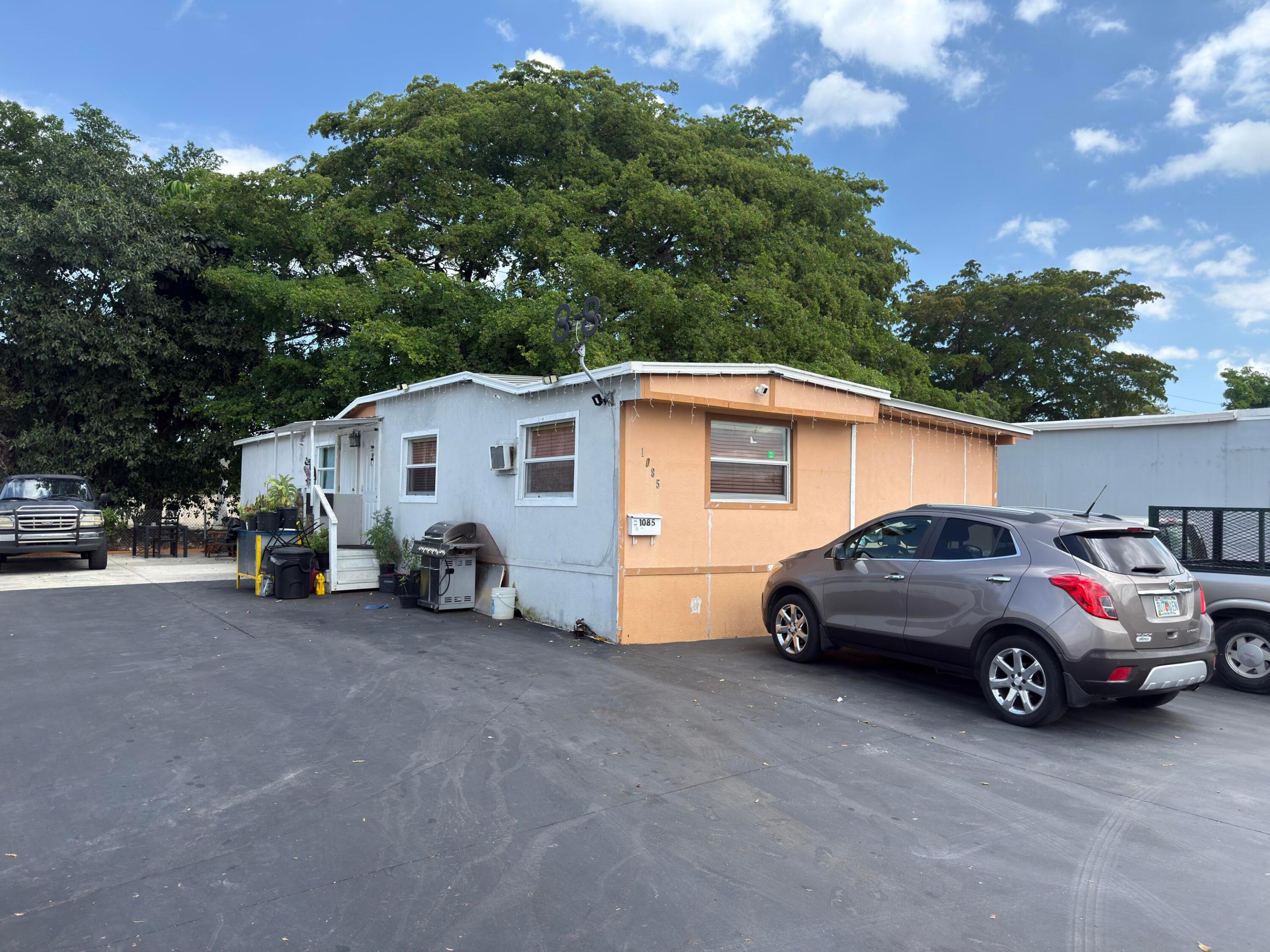 University Lakes - Residential
