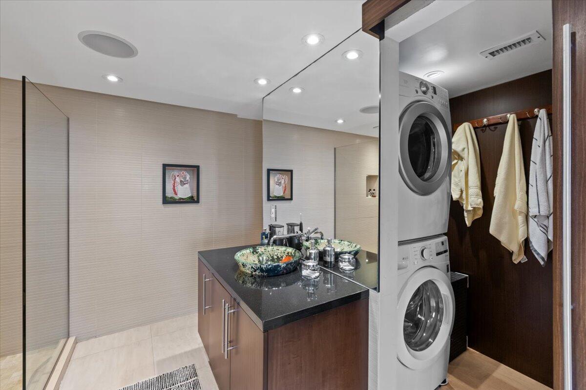 Park Tower - Residential