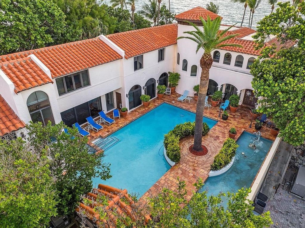 Photo of 1 Ocean Lane, Manalapan, FL 33462 (MLS # B26012040)