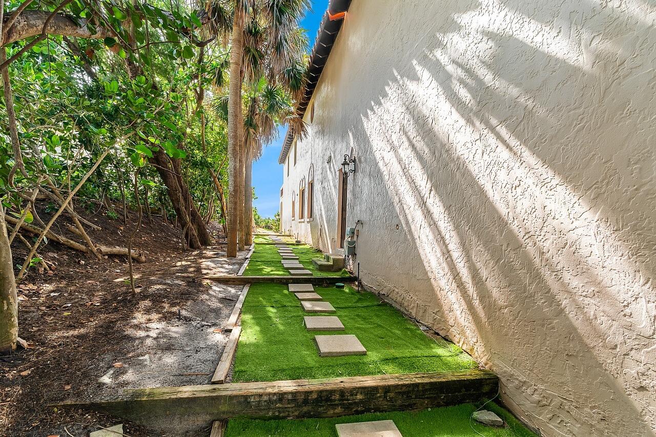 HYPOLUXO BEACH MAP - Residential Lease