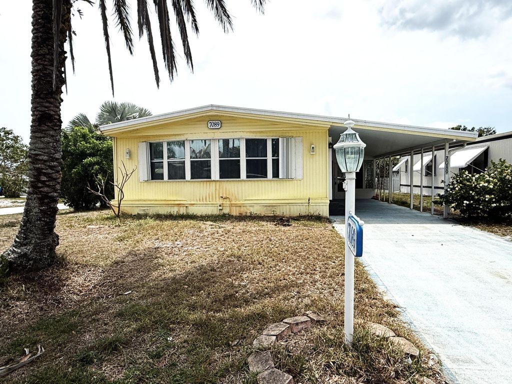 Photo of 7089 SE Bluebird Circle, Hobe Sound, FL 33455 (MLS # B26027631)