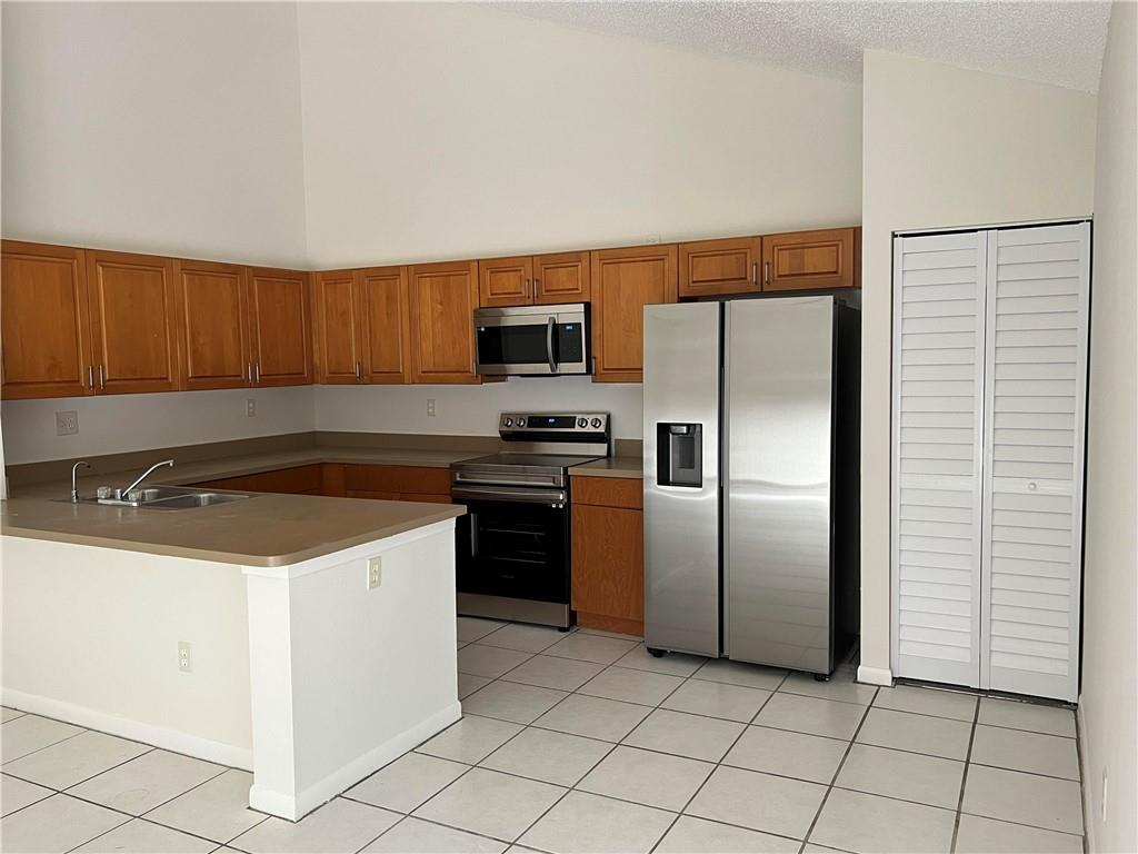 SUMMIT PINES - Residential