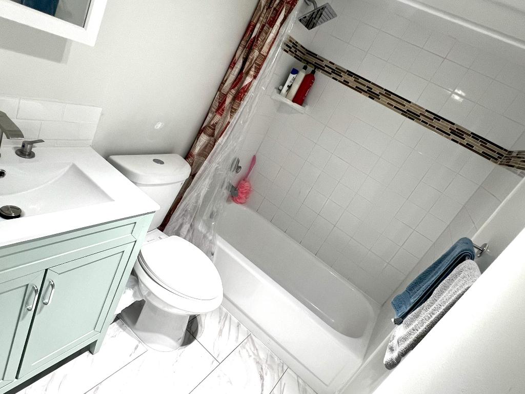 DURHAM Y CONDO - Residential Lease