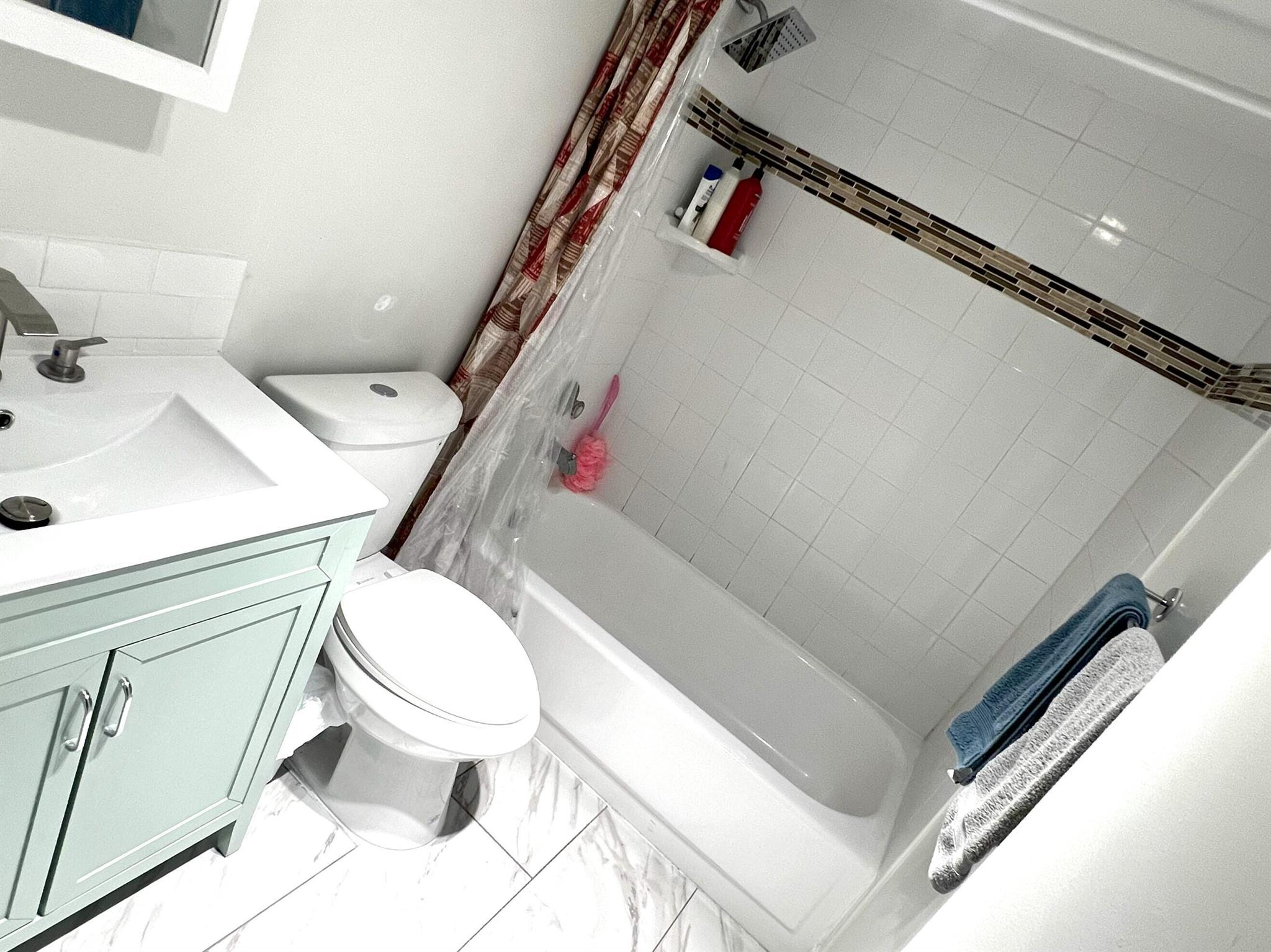 DURHAM Y CONDO - Residential Lease