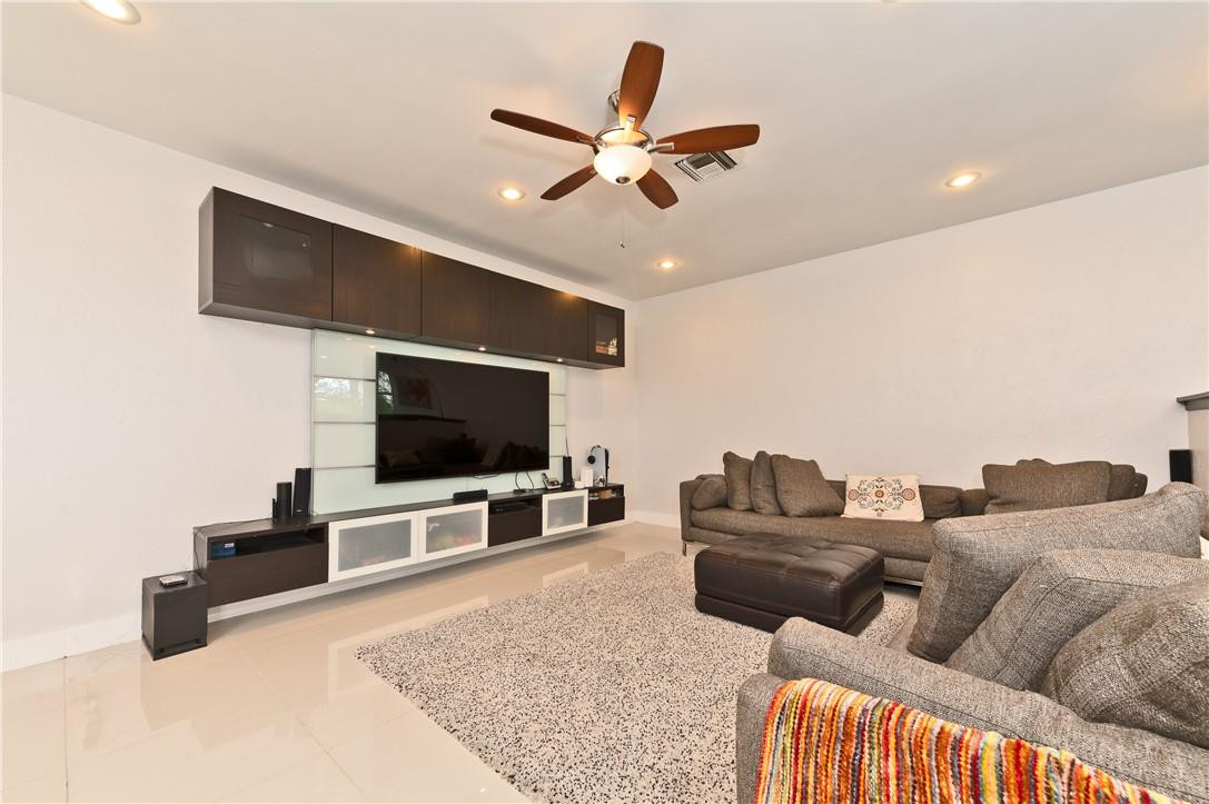 Jacaranda Area 9 93-46 B - Residential