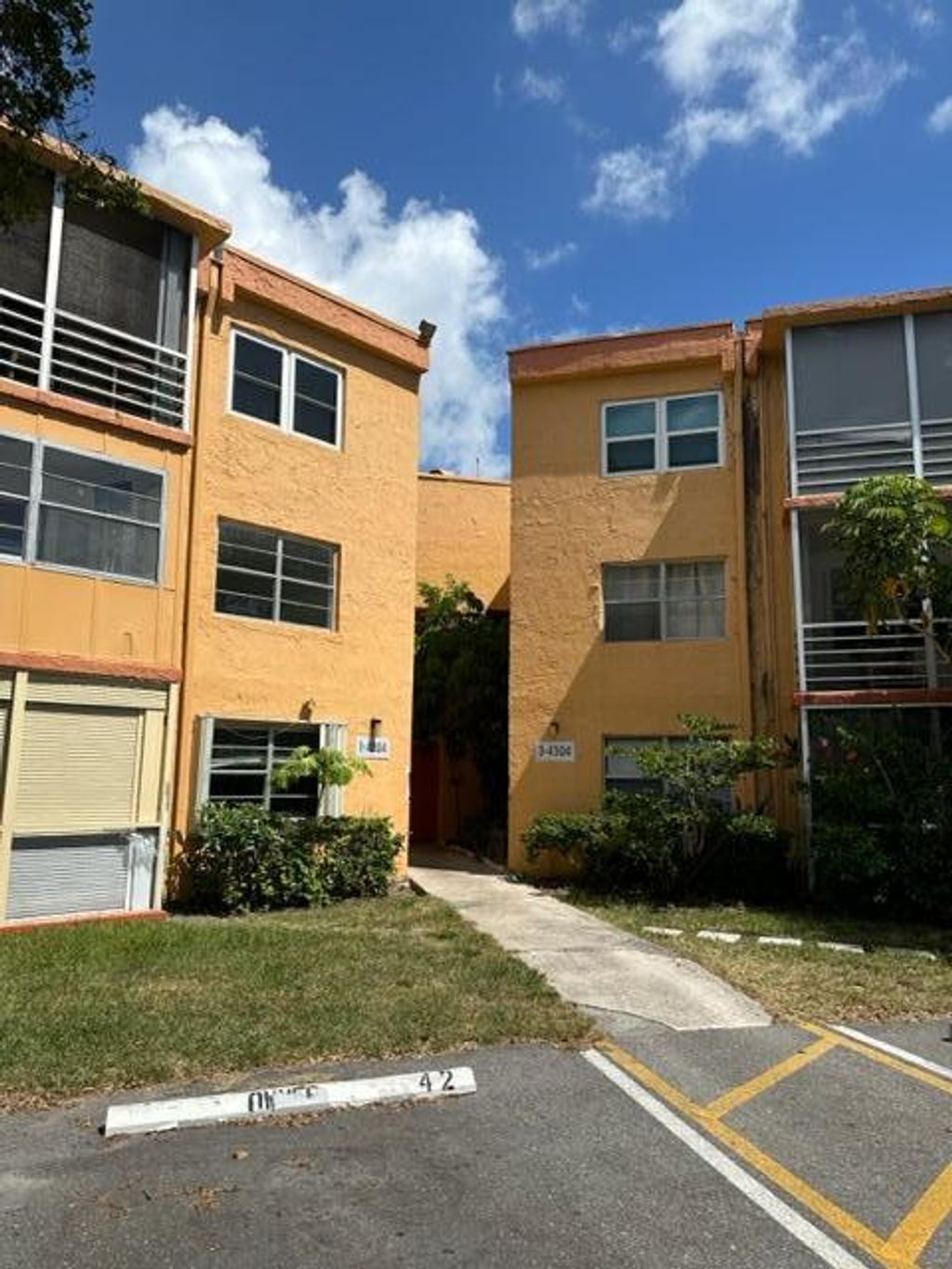 Photo of 4304 NW 9 Avenue #1-2a, Deerfield Beach, FL 33064 (MLS # R11113958)