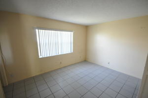 LANTANA PLAZA - Residential Income