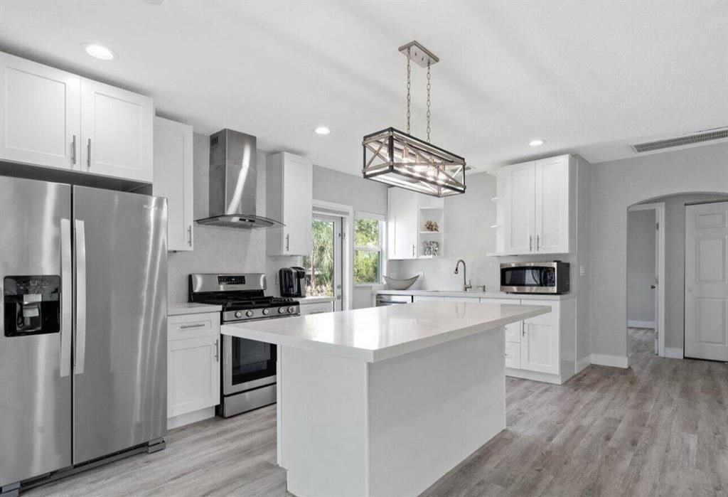 Photo of 615 SW 9th Street, Fort Lauderdale, FL 33315 (MLS # B26011694)