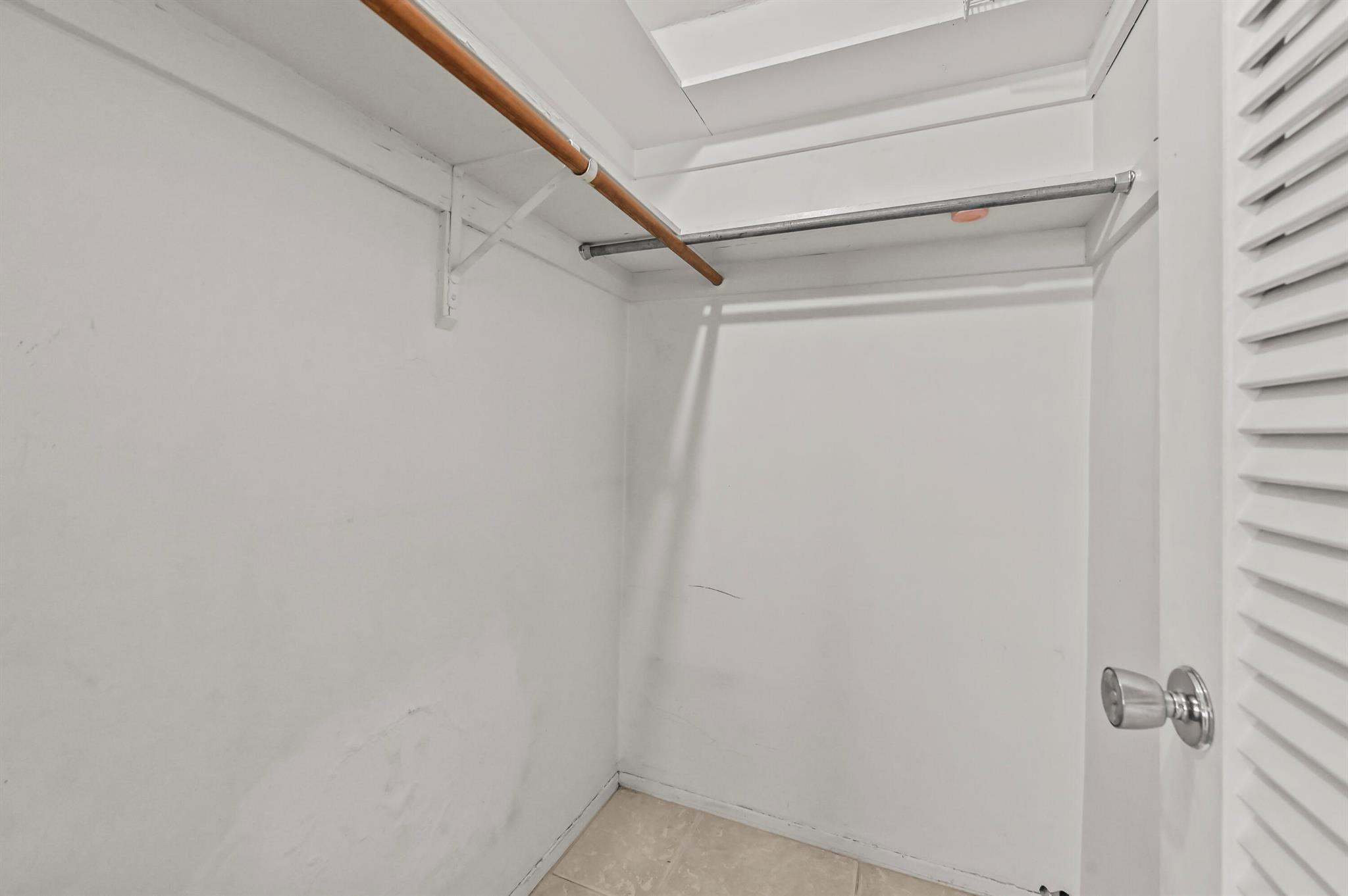 JADE BEACH WEST - Residential