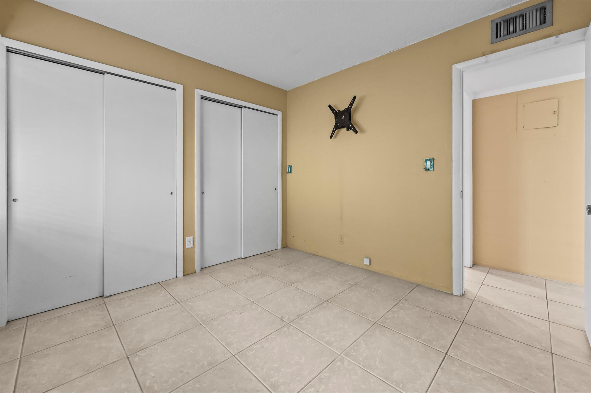 JADE BEACH WEST - Residential