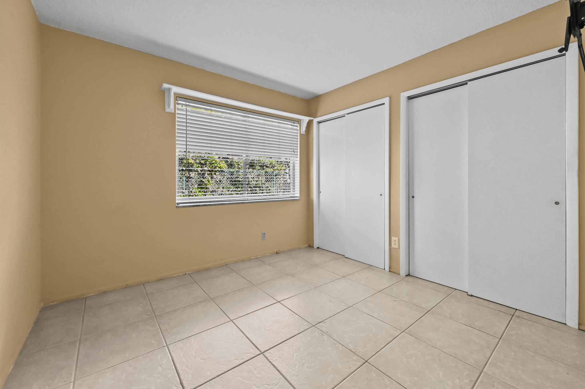 JADE BEACH WEST - Residential