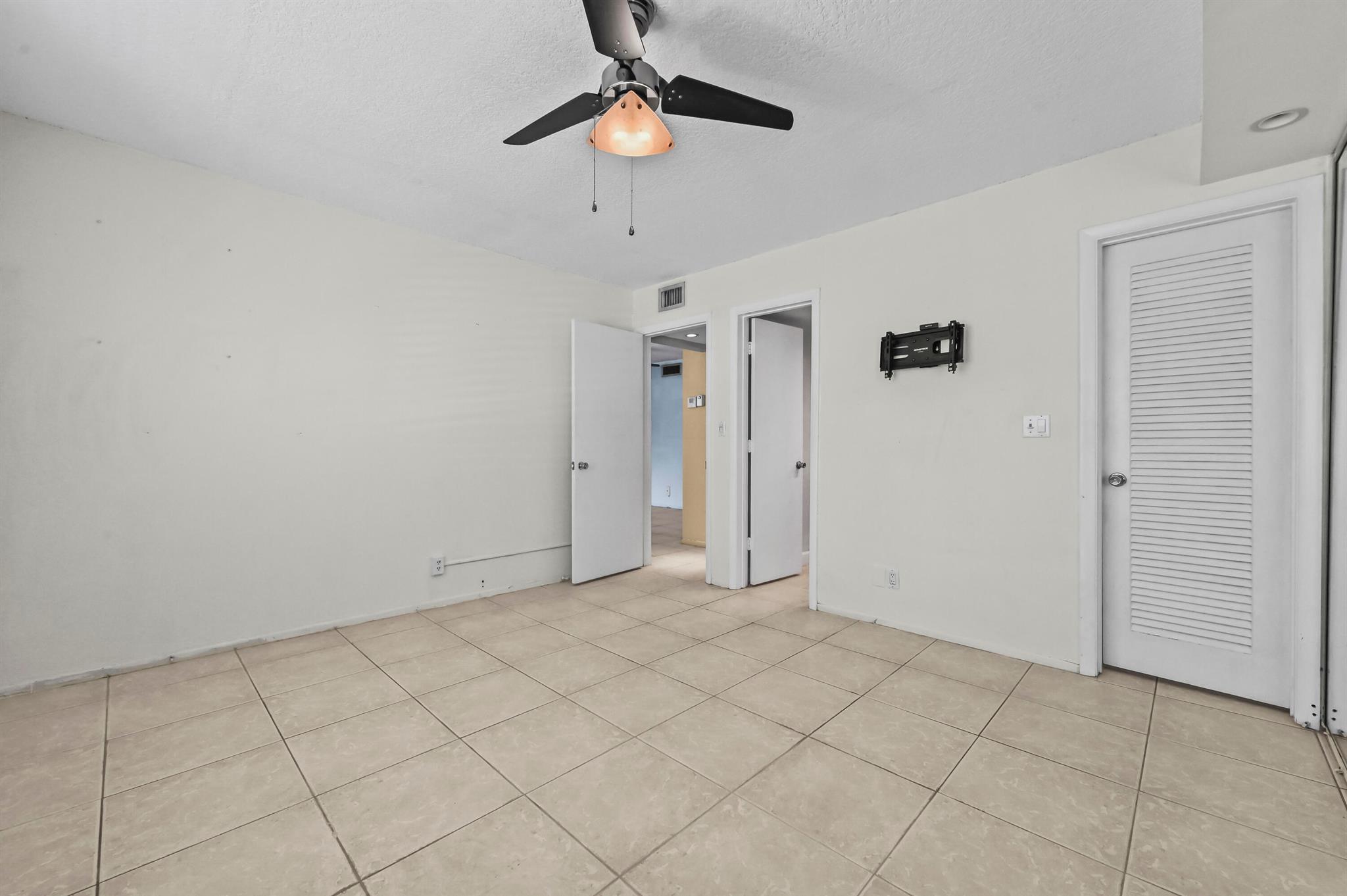 JADE BEACH WEST - Residential